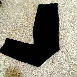 All black leggings in size large selling cause they don’t fit